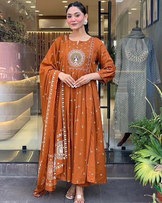 Amazon Brand - Myx Women's Kurta Pant Set with Embroidered Organza Dupatta